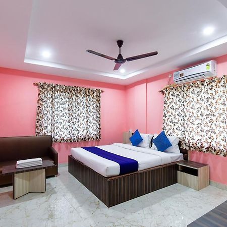 Hotel Blue Abedin Calcutta Extérieur photo