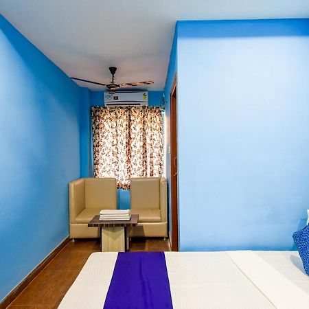 Hotel Blue Abedin Calcutta Extérieur photo