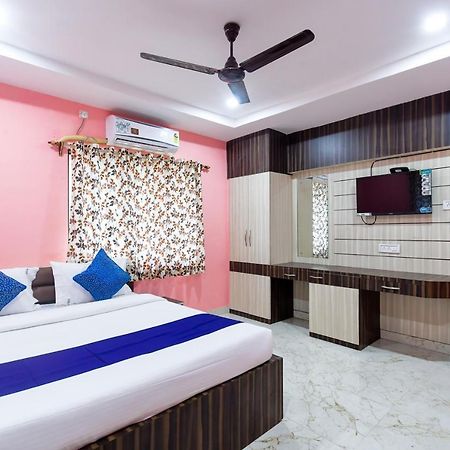 Hotel Blue Abedin Calcutta Extérieur photo