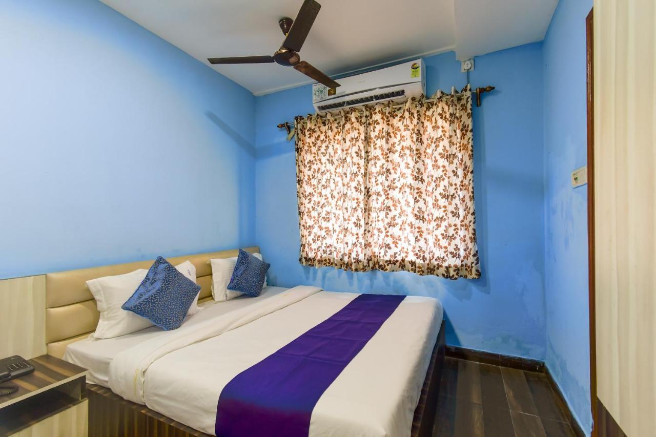Hotel Blue Abedin Calcutta Extérieur photo