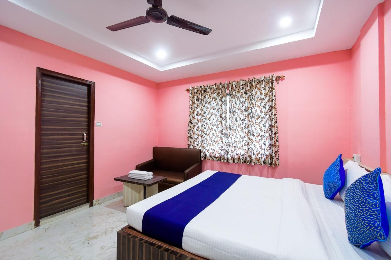 Hotel Blue Abedin Calcutta Extérieur photo