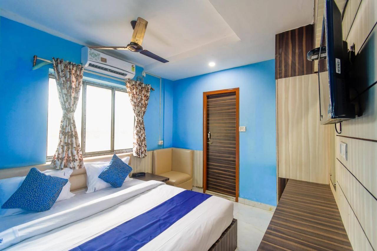 Hotel Blue Abedin Calcutta Extérieur photo