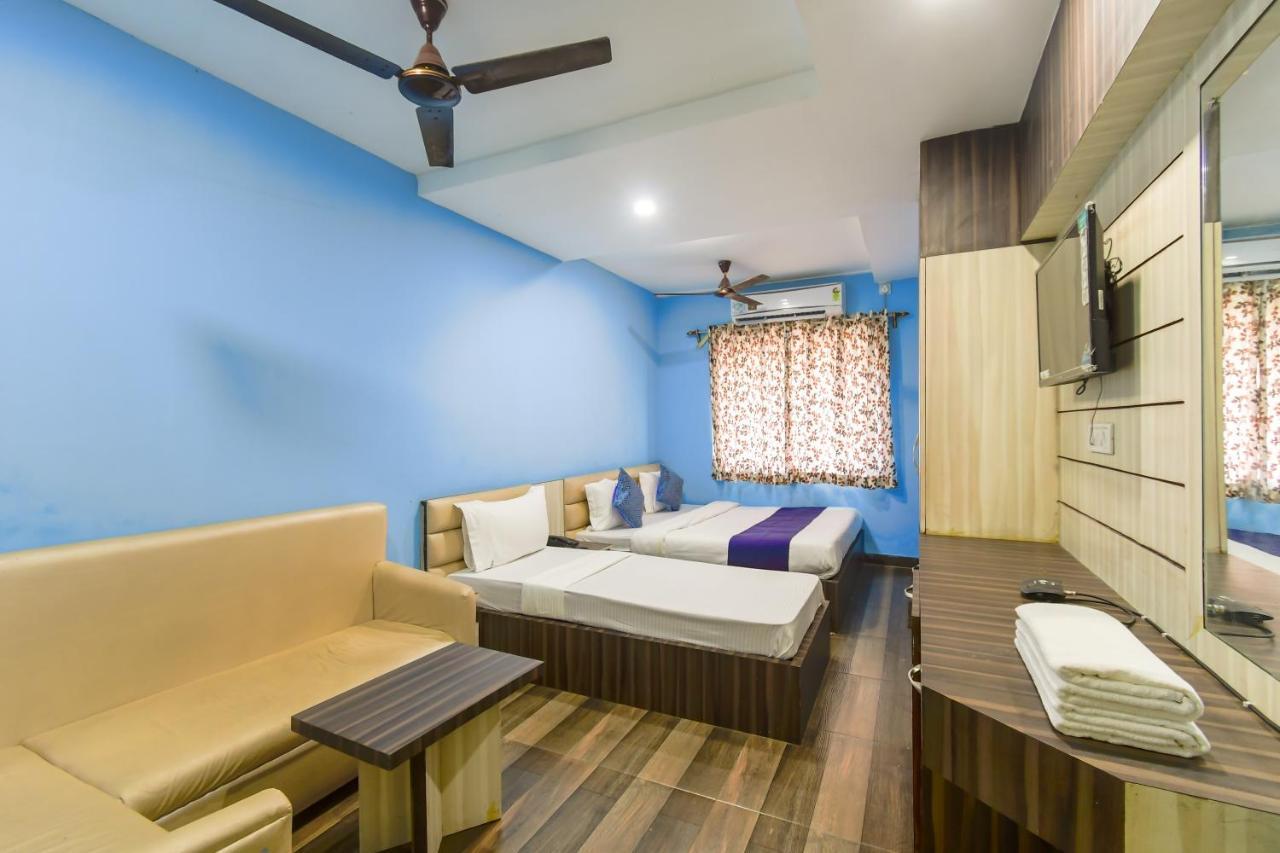 Hotel Blue Abedin Calcutta Extérieur photo
