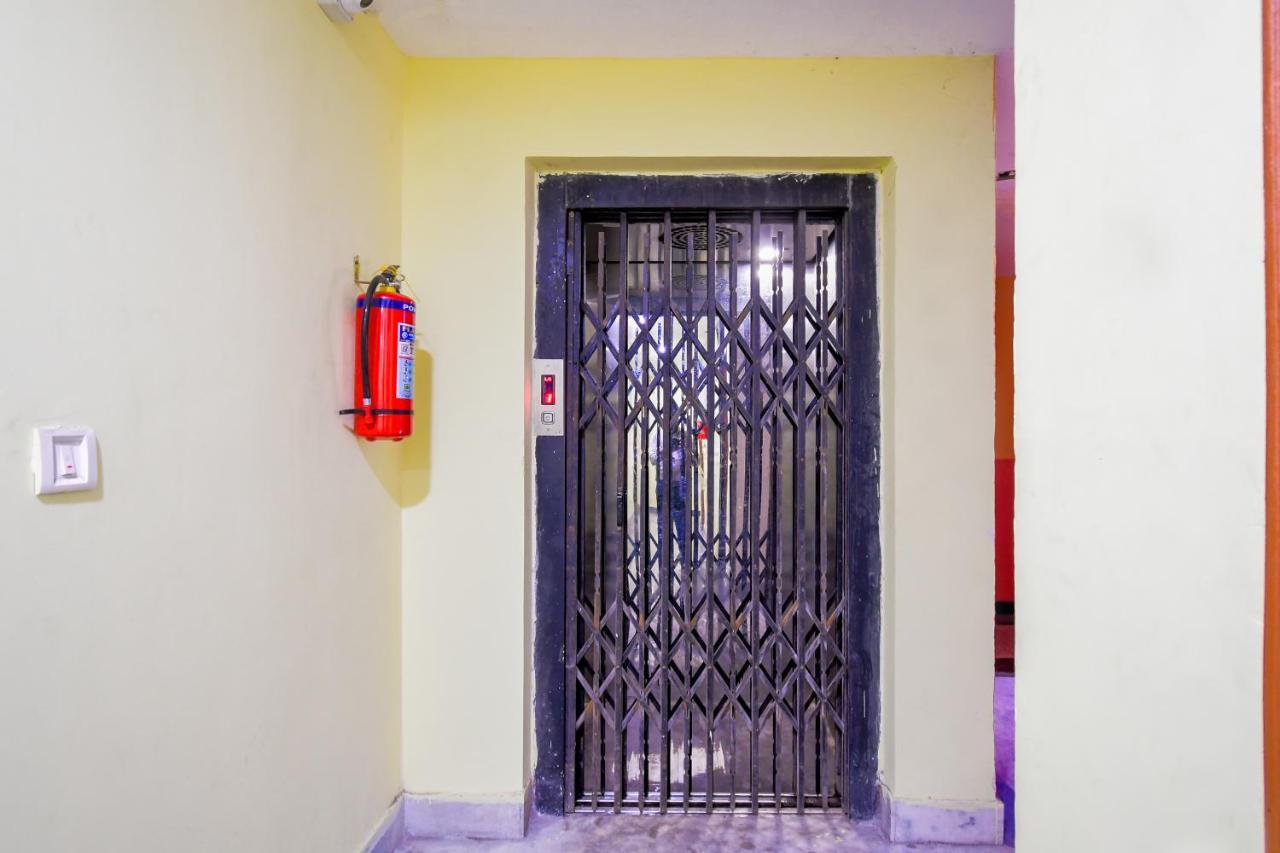 Hotel Blue Abedin Calcutta Extérieur photo
