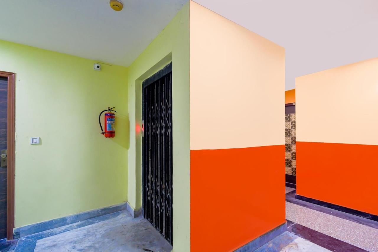 Hotel Blue Abedin Calcutta Extérieur photo